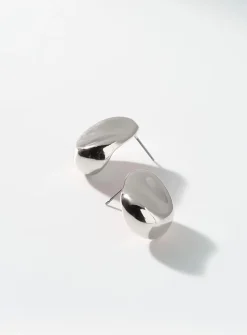 Hollow teardrop earrings