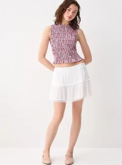 Lace-hem crinkled skort