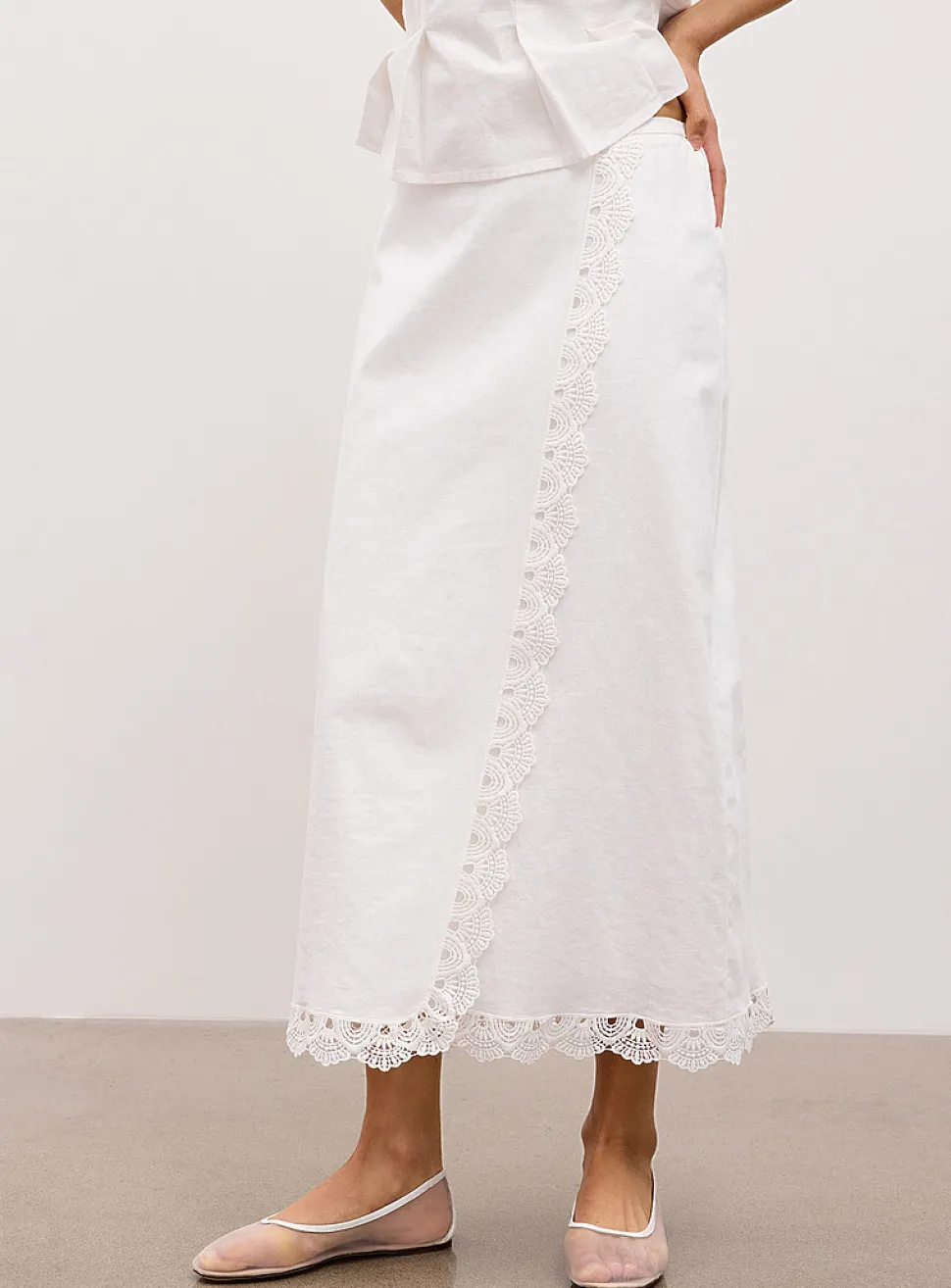 Lace trim linen-blend wraparound skirt