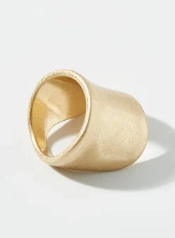Large brushed ring