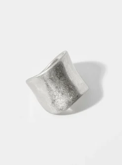 Large brushed ring