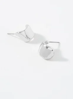 Large shiny half-hoops