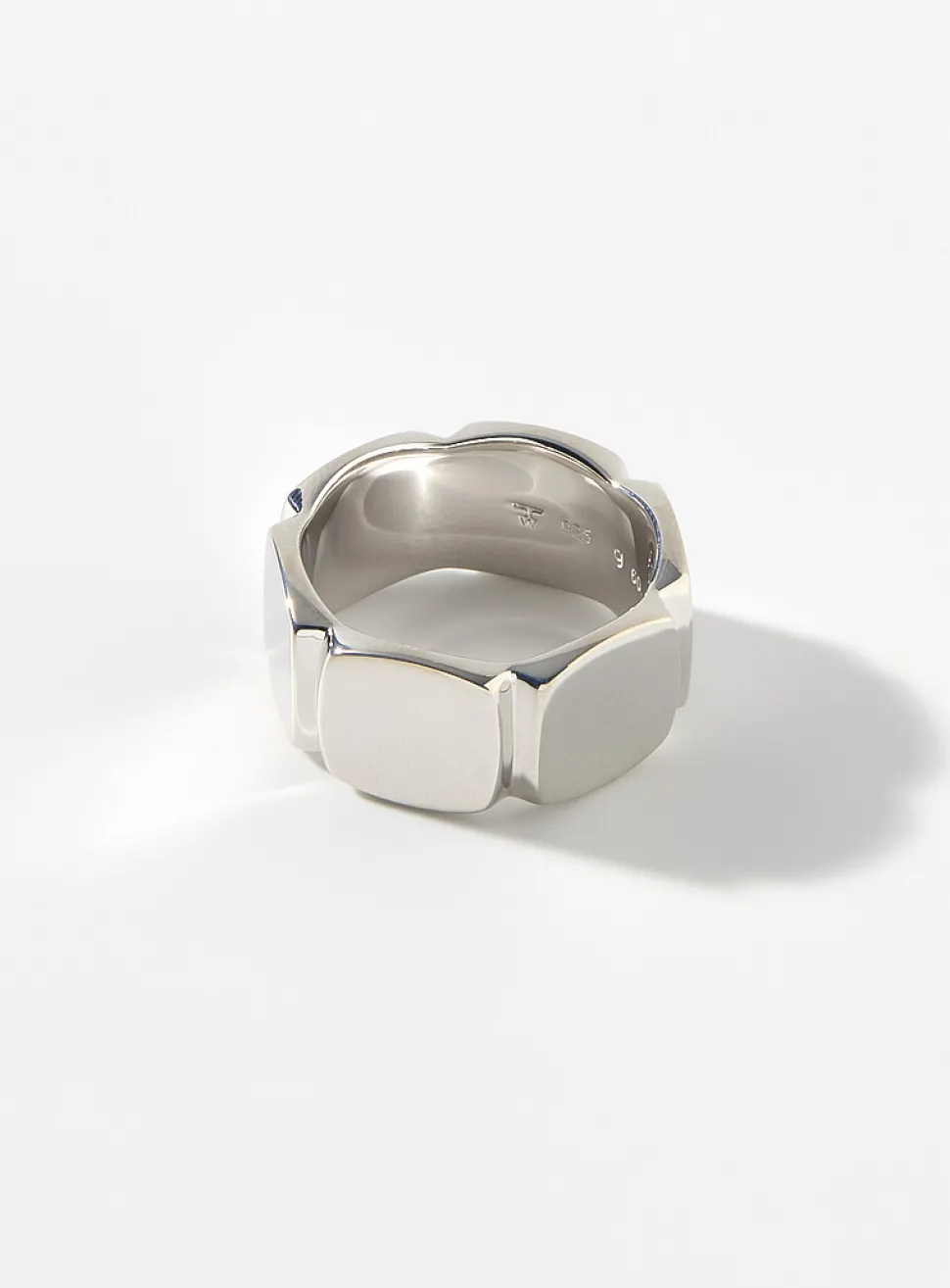 Large Umi six-sided ring