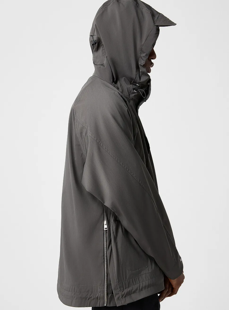 Lightweight hooded anorak