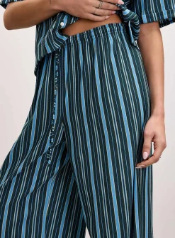 Lightweight piqué knit wide-leg pant