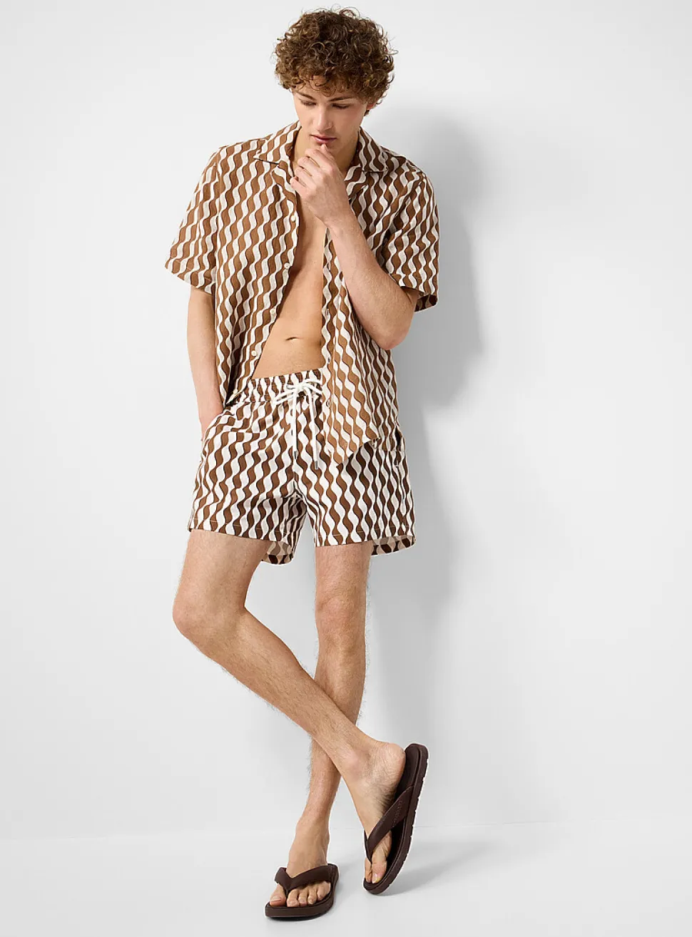 Listra two-tone wave pattern swim trunk