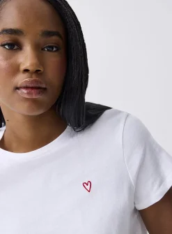Little embroidery tee