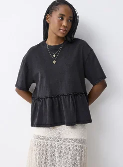 Loose ruffle tee