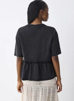 Loose ruffle tee