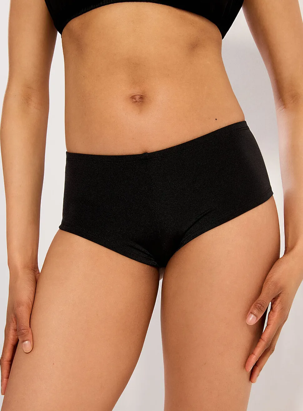 Low-rise boyshort bikini bottom