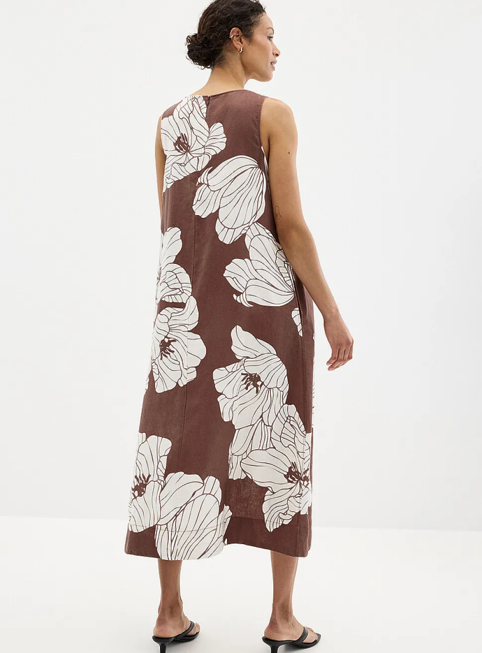 Majestic flowers linen trapeze dress