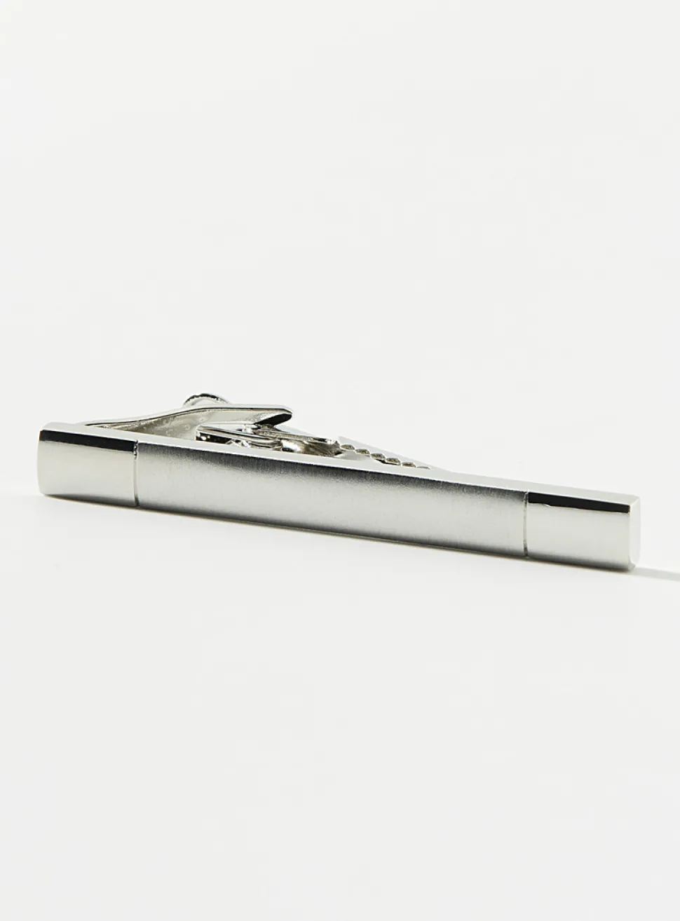 Matte-accent silver tie clip