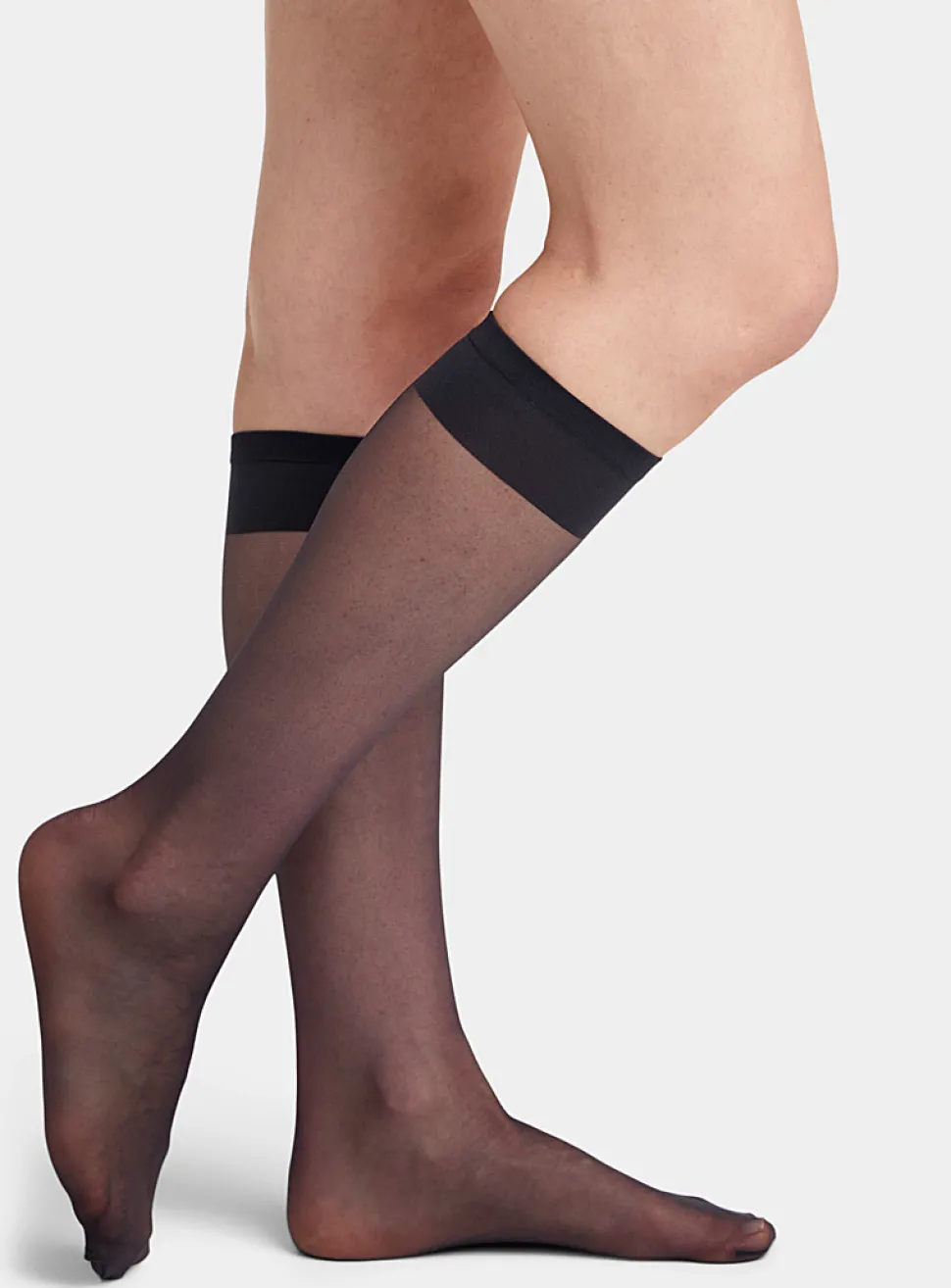 Minimalist knee-highs