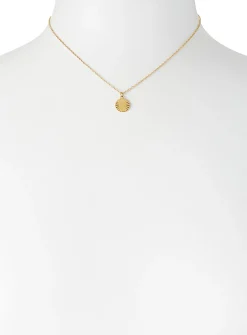 Minimalist medallion chain
