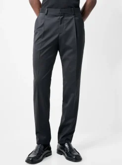 Minimalist pleated pant
