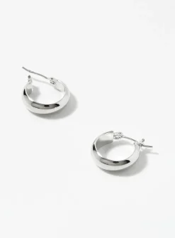 Minimalist small hoops