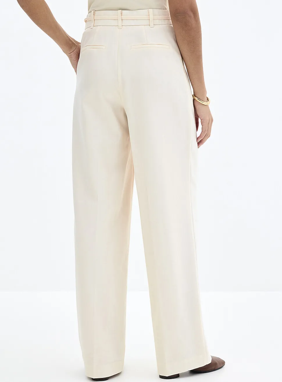 Moderne belted pintuck seam pant