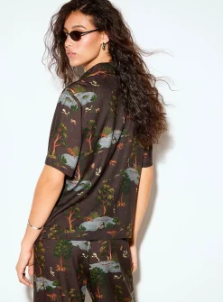 Notched collar boxy-fit blouse