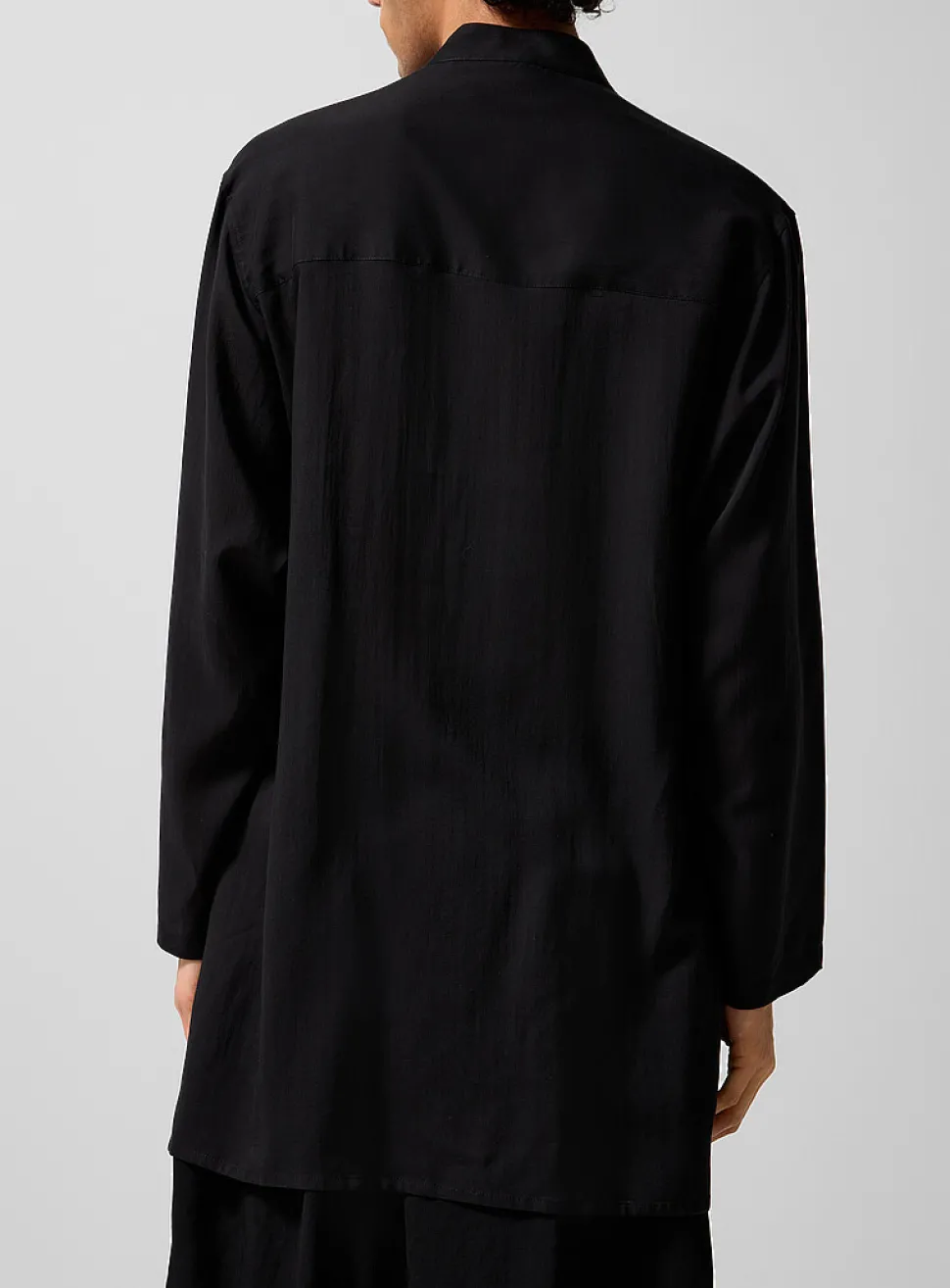Officer collar elongated tie-up shirt