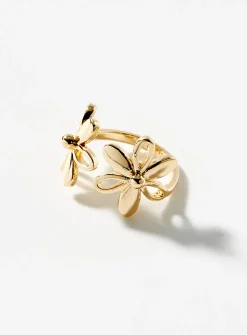 Openwork flower ring