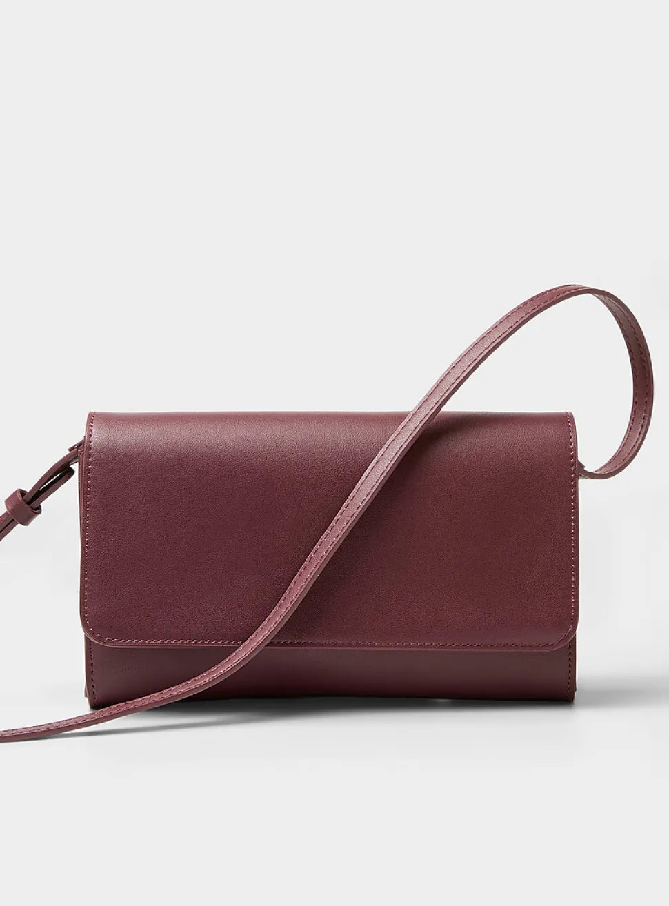 Organized minimalist clutch