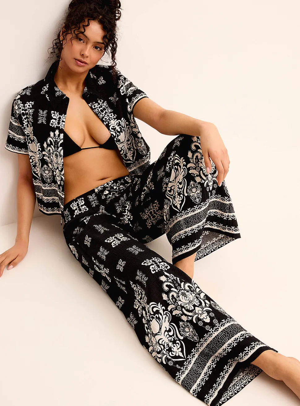 Ornamental pattern wide-leg pant