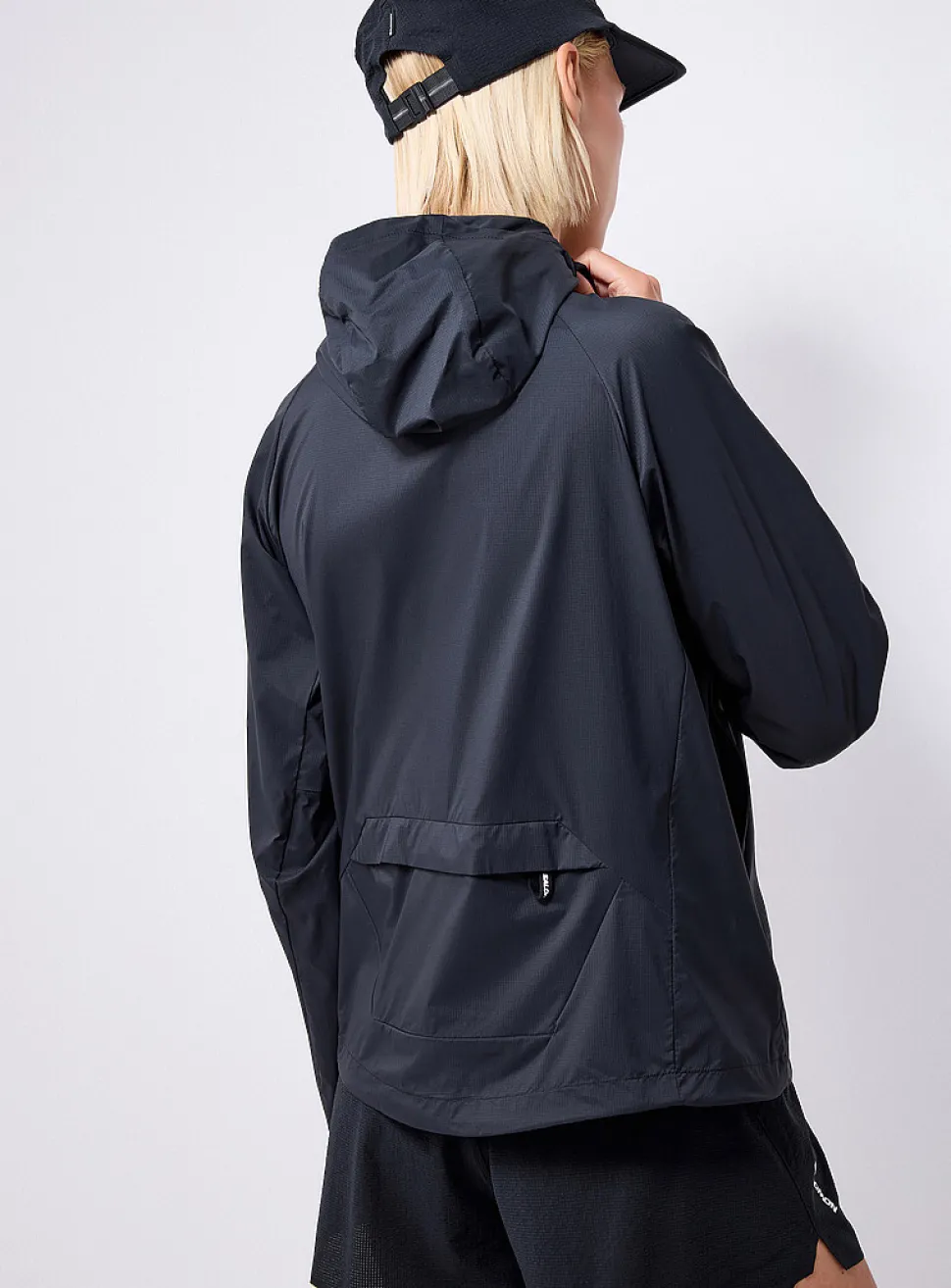 OUTWIND ultra-lightweight windbreaker jacket