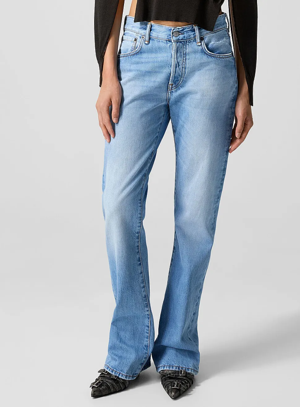 2009 pale blue straight-leg jean