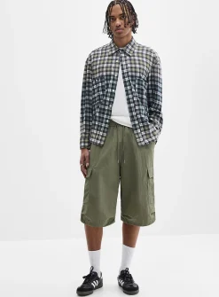 Parachute cargo Bermudas