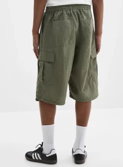 Parachute cargo Bermudas