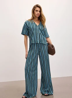 Piqué knit V-neck boxy-fit blouse