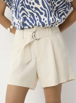 Pleated belted short