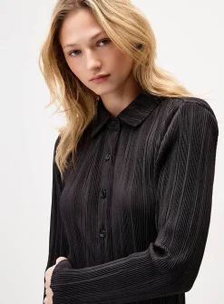 Pleated satiny shirtdress