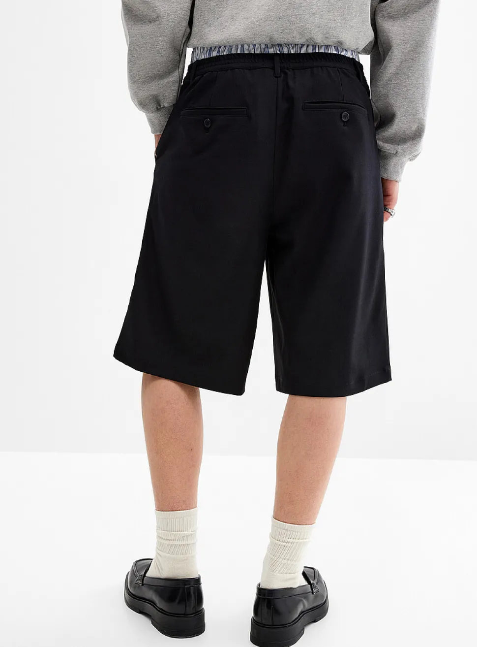 Pleated soft twill Bermudas