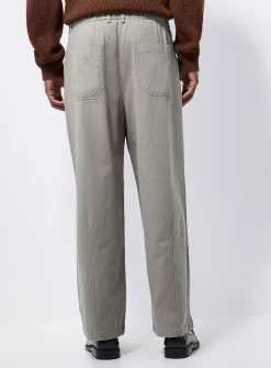 Pleated wide-leg chinos