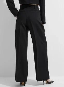 Pleated wide-leg pant with embossed logo belt