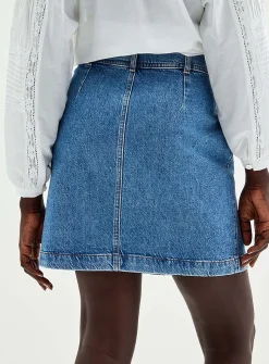 Pockets buttoned denim skirt