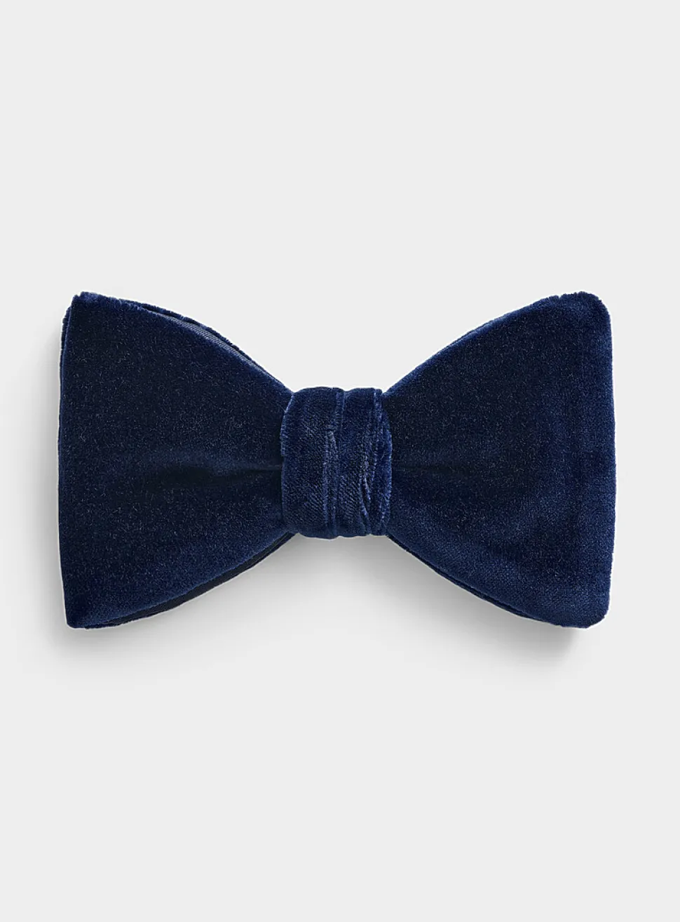 Pontoglio velvet bow tie