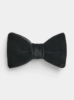 Pontoglio velvet bow tie