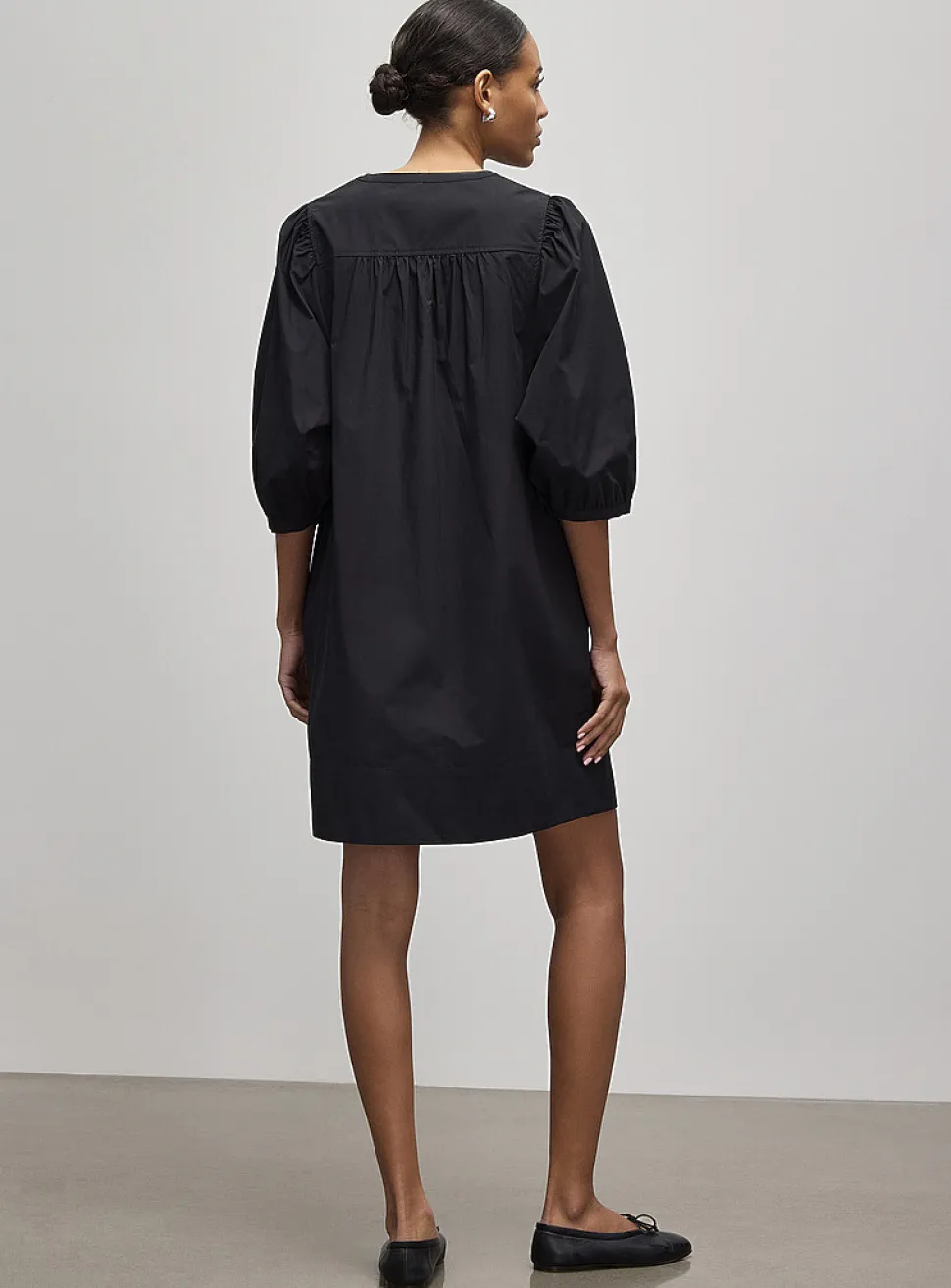 Puff-sleeve loose poplin dress