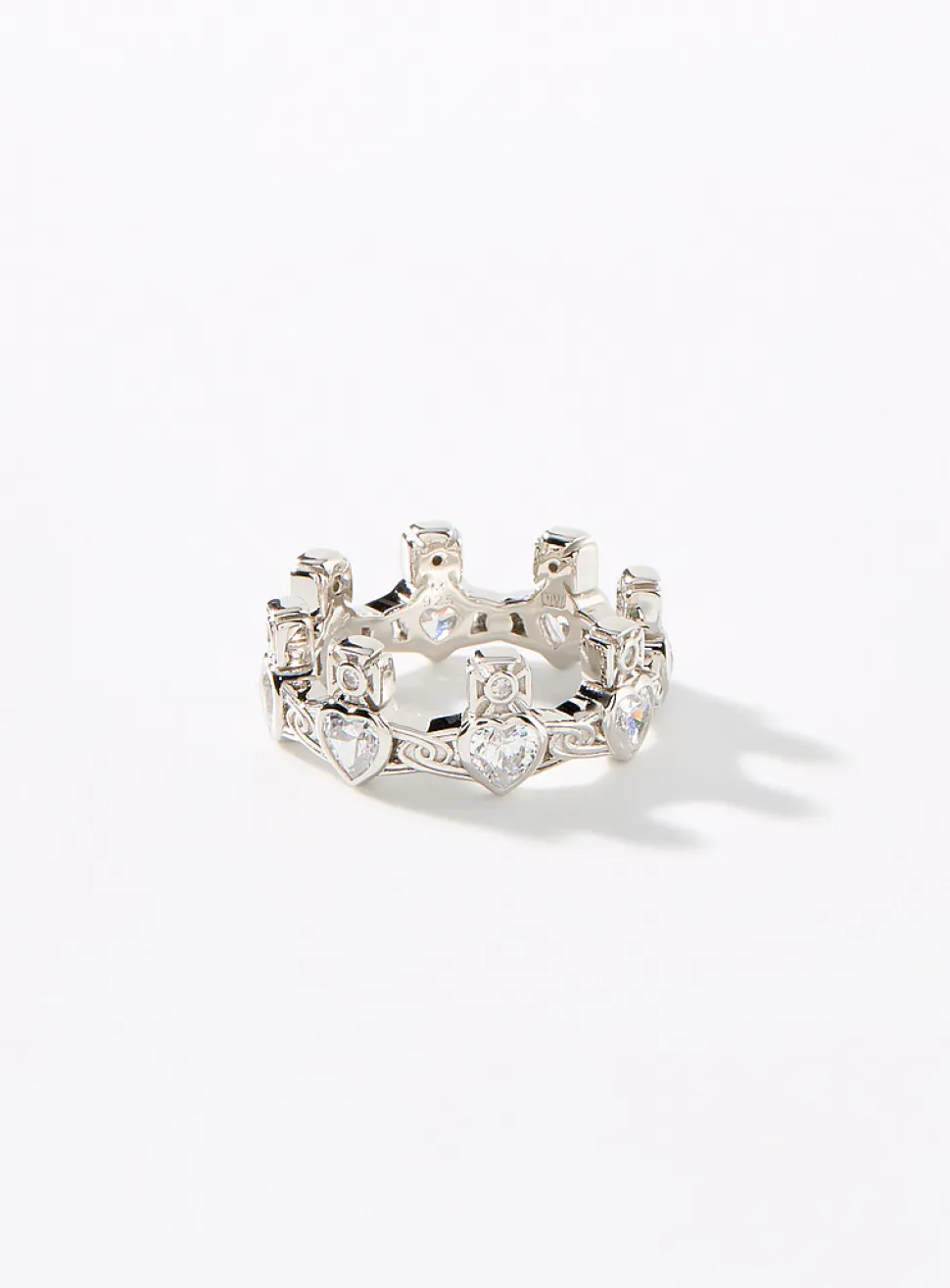 Renetta small hearts ring