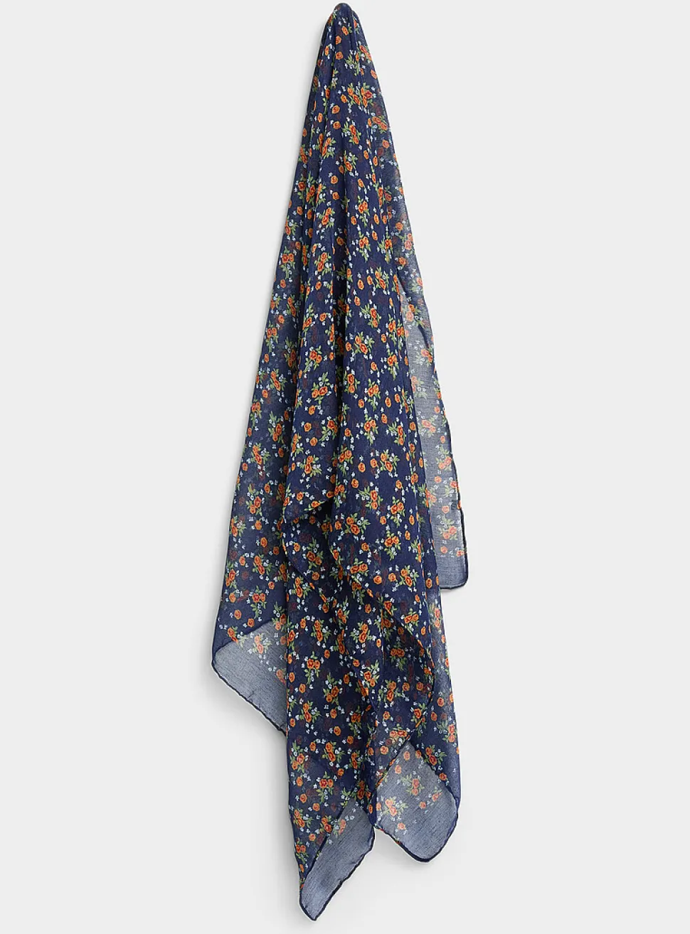 Rose garden lightweight scarf