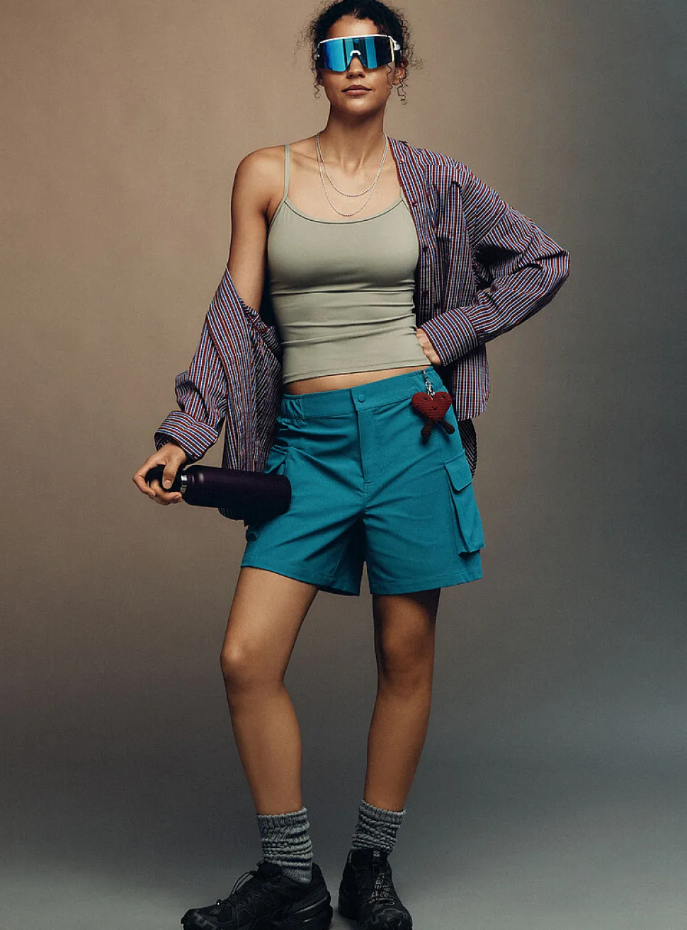 Semi-elastic waist cargo short