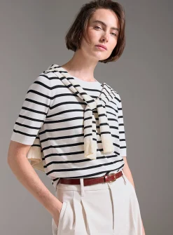 Short-sleeve fine-knit sweater