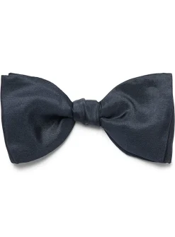 Silk bow tie