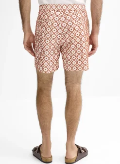 Simple flower embossed jacquard short