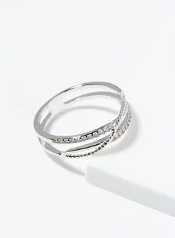 Sinuous band ring