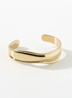 Sinuous open bangle