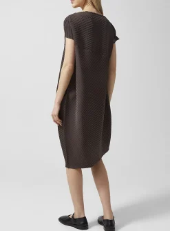 Slanted pleating dress