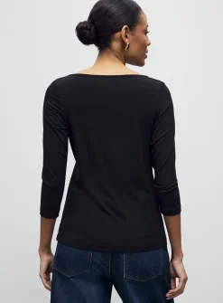 3/4-sleeve soft T-shirt